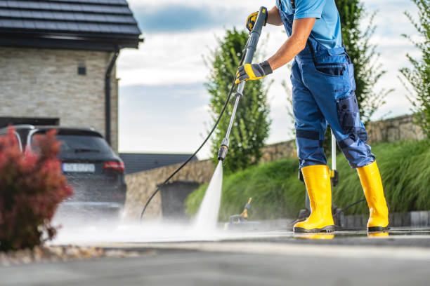 Why Choose Our Certified Pressure Washing Experts for Your Project Needs in Lovington, IL?